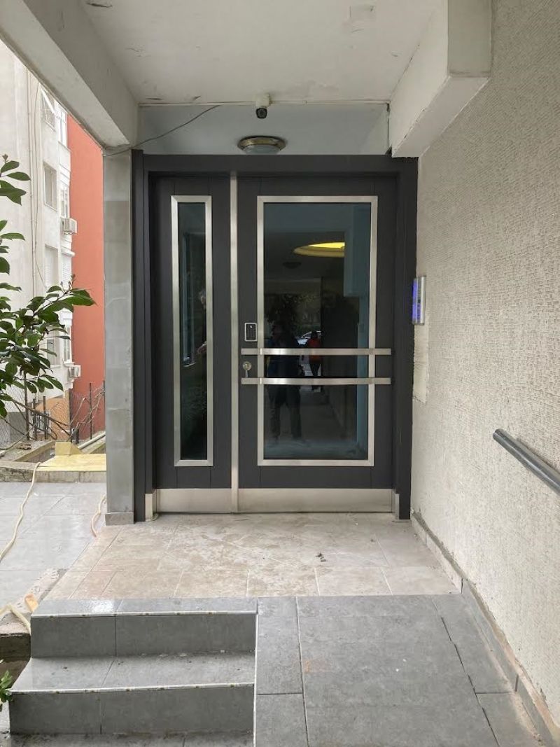 Dışarı açılan Bina Kapısı, Yeni kapı modelleri D-508