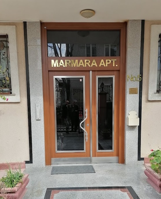 Dışarı çıkış Apartman çıkış kapısı D-528