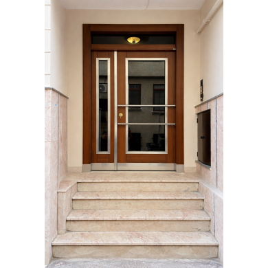 Modern apartman kapısı