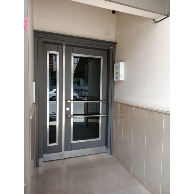 Modern Apartman kapıları